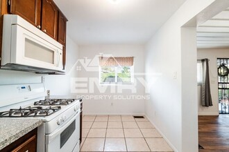 8718 Gallatin Rd in Pico Rivera, CA - Building Photo - Building Photo