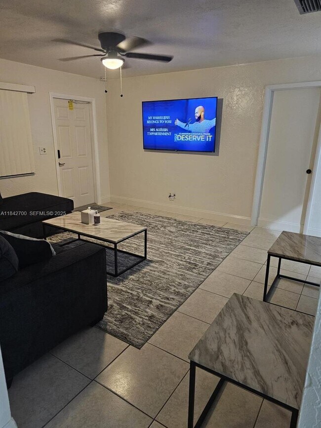 5929 Fillmore St in Hollywood, FL - Building Photo - Building Photo