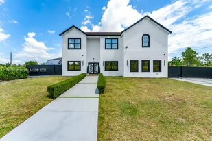 11761 SW 226th Terrace in Miami, FL - Building Photo
