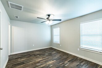 5508 122nd Street in Lubbock, TX - Building Photo - Building Photo