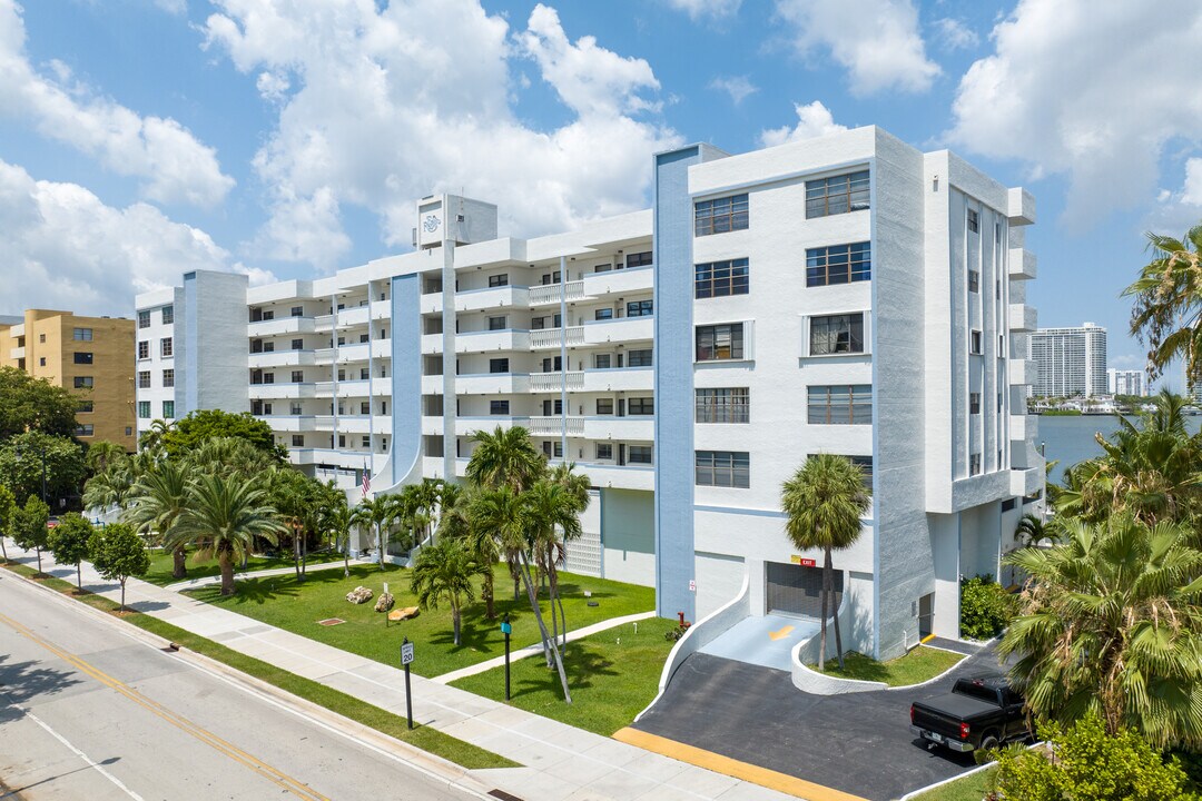 Eden Roc in Sunny Isles Beach, FL - Building Photo