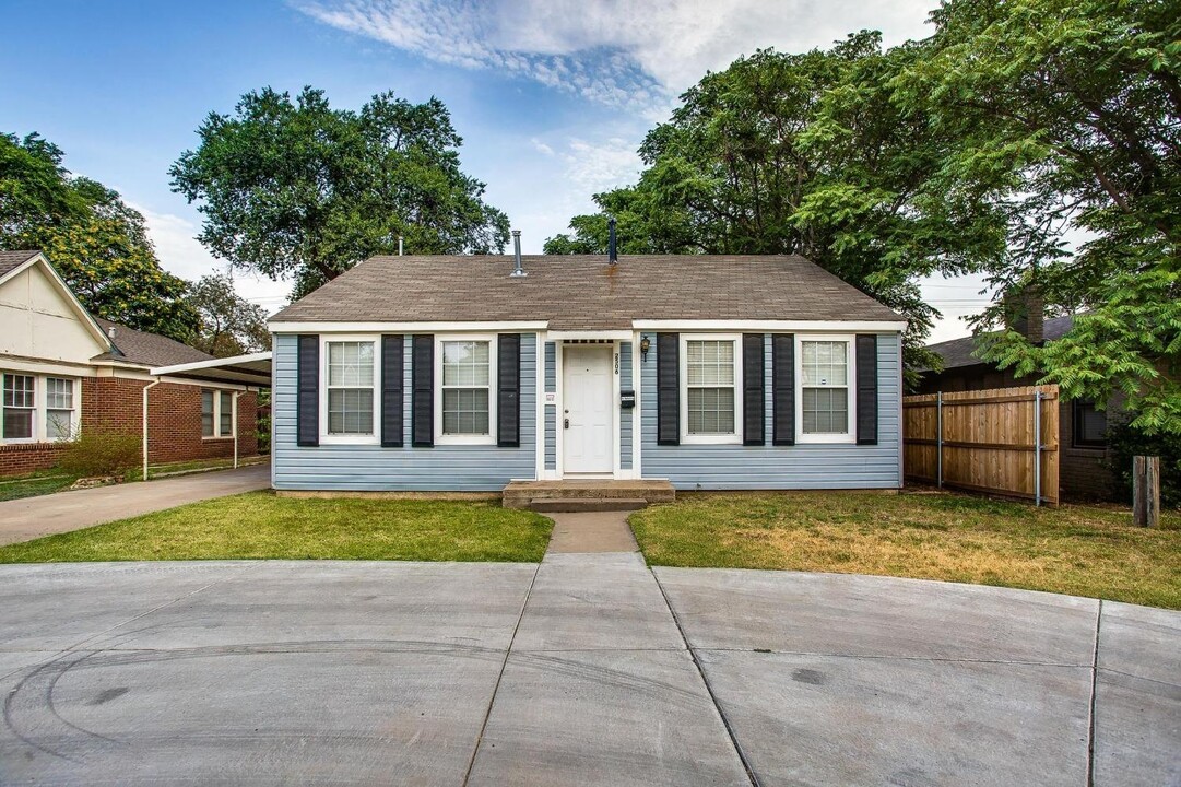 2506 22nd St in Lubbock, TX - Building Photo