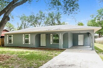 5227 Grace St E in Lakeland, FL - Foto de edificio - Building Photo