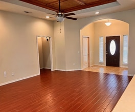 206 S 9th St in Nederland, TX - Building Photo - Building Photo