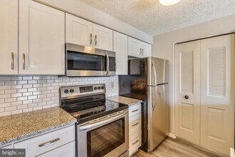 3501 Wedgewood Ct in Pasadena, MD - Building Photo - Building Photo