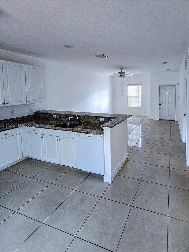 4216 Leo Ln in Riviera Beach, FL - Building Photo - Building Photo