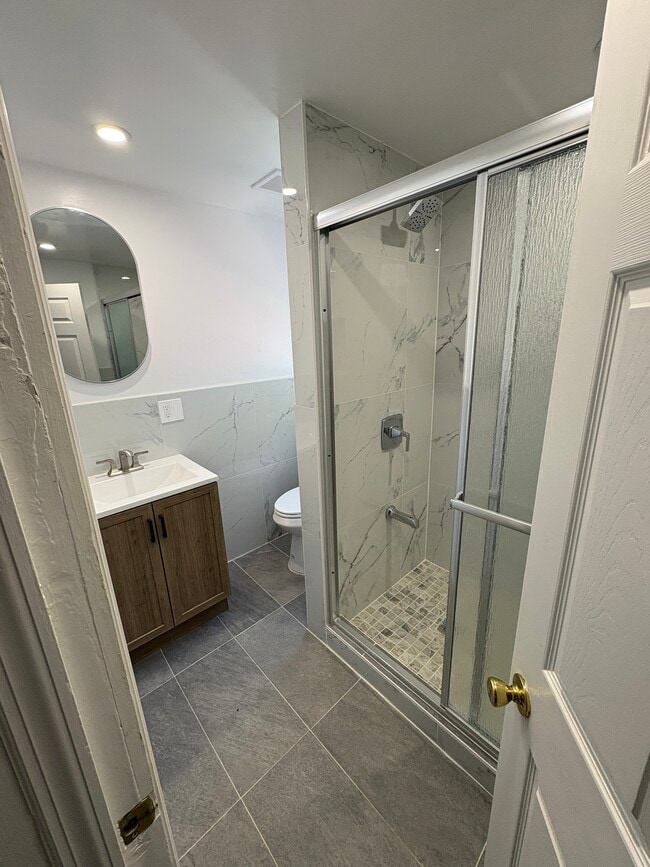 2814 Weeks Ave, Unit 1 in Oceanside, NY - Building Photo - Building Photo