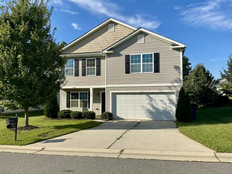 1567 Zeverly St in Winston-Salem, NC - Building Photo