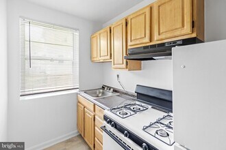 206 Trenton Pl SE, Unit 04303 in Washington, DC - Building Photo - Building Photo