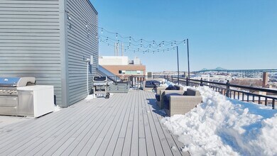 30 Polk St, Unit 408 in Boston, MA - Foto de edificio - Building Photo