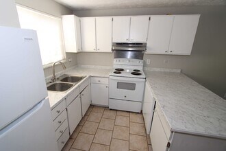 2131 Kensington Dr in Dayton, OH - Building Photo - Building Photo