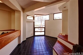 1831 Young St in Honolulu, HI - Building Photo - Building Photo