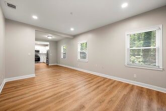 3721 Ashford Dunwoody Rd NE in Atlanta, GA - Building Photo - Building Photo