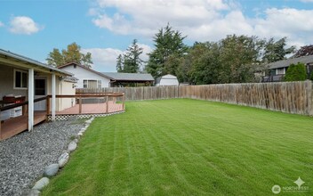 426 10th St in Blaine, WA - Foto de edificio - Building Photo