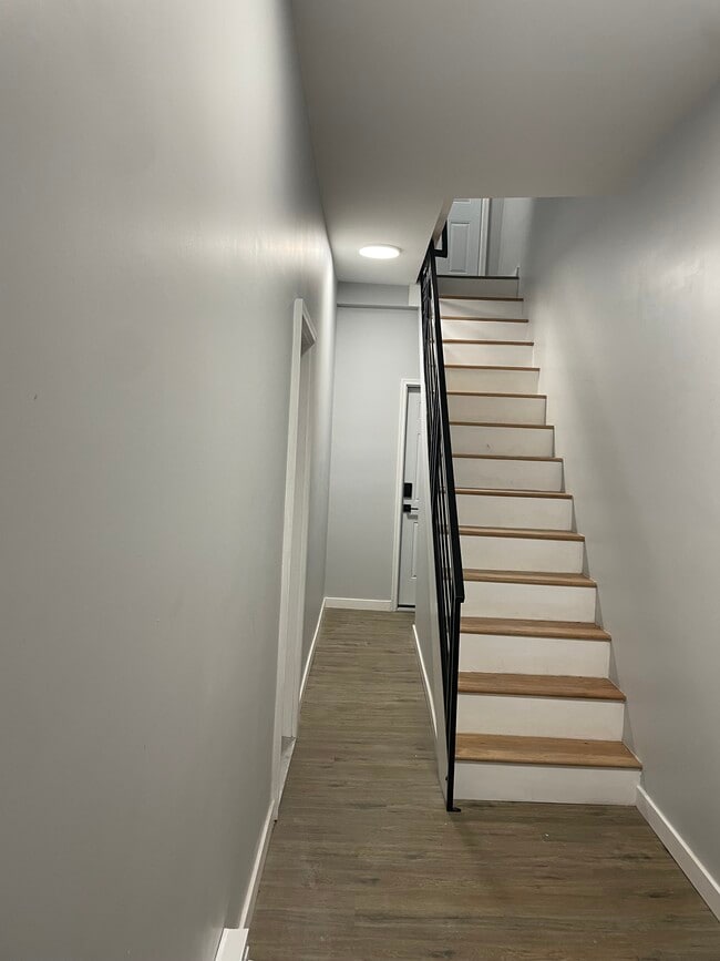 2260 N 16th St, Unit 2 in Philadelphia, PA - Foto de edificio - Building Photo