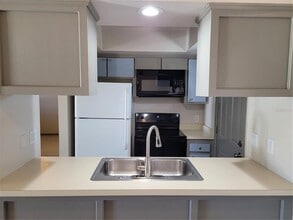 11090 Reims Ave in Englewood, FL - Building Photo - Building Photo