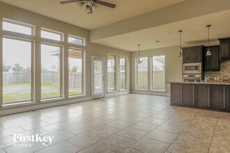 102 Logan Pass Ct in Montgomery, TX - Building Photo - Building Photo