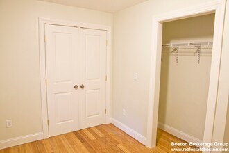 35 Forbes St, Unit 2 in Boston, MA - Building Photo - Building Photo