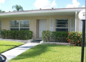 8732 Bella Vista Dr, Unit 42 in Boca Raton, FL - Building Photo