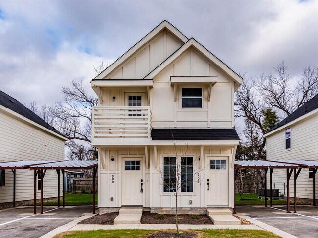 property at 2002 W 2nd St
