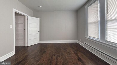 1915 W Erie Ave in Philadelphia, PA - Building Photo - Building Photo