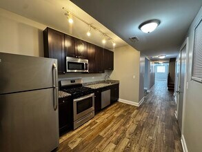 5001 N Sawyer Ave in Chicago, IL - Building Photo - Building Photo