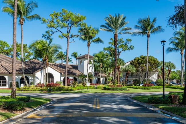 Gables Town Place in Boca Raton, FL - Building Photo - Building Photo