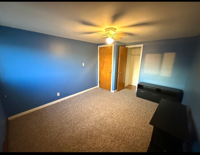 91 Bloomfield Ave, Unit 2 in Depew, NY - Foto de edificio - Building Photo