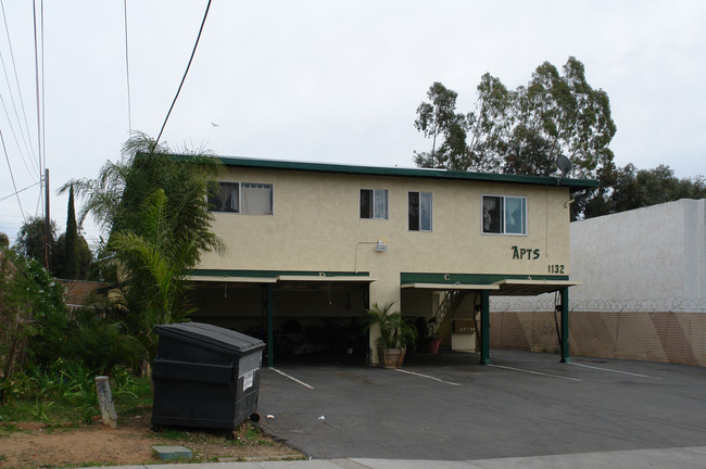 1132 S Vine St in Fallbrook, CA - Foto de edificio - Building Photo