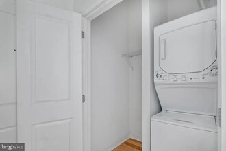 1311 Spruce St in Philadelphia, PA - Foto de edificio - Building Photo