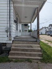 22 Charlotte Ave, Unit 1 in Bradford, PA - Foto de edificio - Building Photo