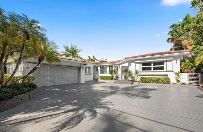 property at 1025 Belle Meade Island Dr