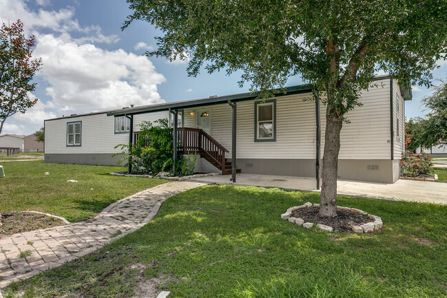property at 7151 Woodlake Pkwy