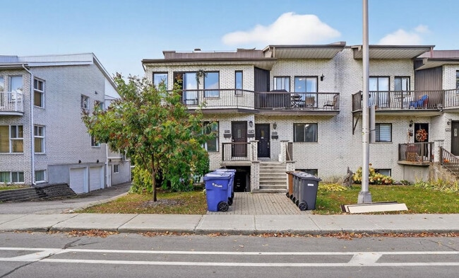 property at 6132 Des Laurentides Boul