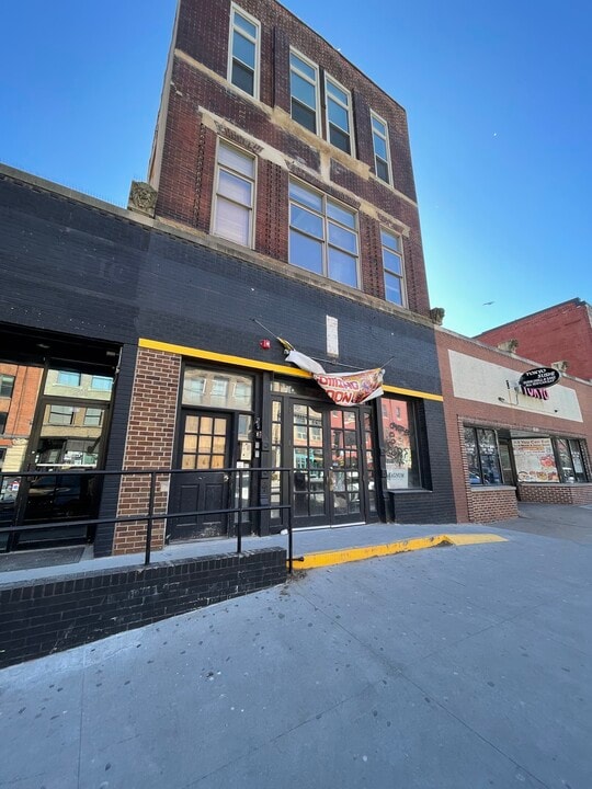 1211 Howard St, Unit 302 in Omaha, NE - Building Photo