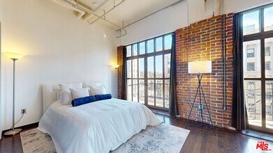 1645 Vine St in Los Angeles, CA - Building Photo - Building Photo