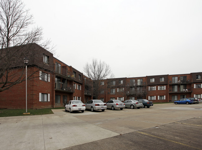 Twinsburg Apartments in Twinsburg, OH - Building Photo - Building Photo