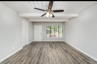 2201 Juanita Ln in Sacramento, CA - Building Photo - Building Photo