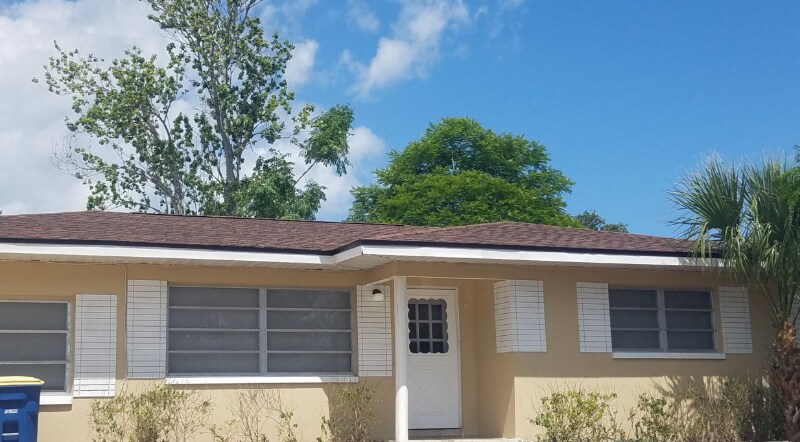 1420 S Betty Ln in Clearwater, FL - Building Photo