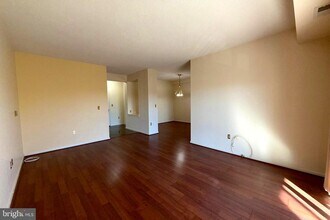 3005 S Leisure World Blvd in Silver Spring, MD - Building Photo - Building Photo