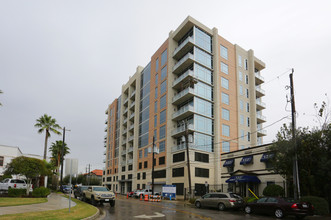 Riva at the Park in Houston, TX - Foto de edificio - Building Photo