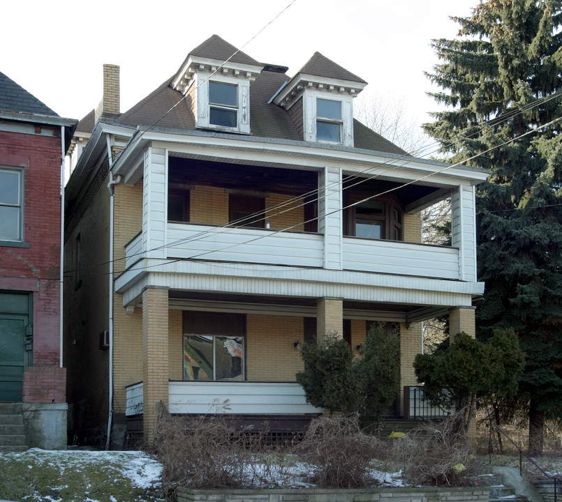 1226 E Franklin Ave in Wilkinsburg, PA - Foto de edificio