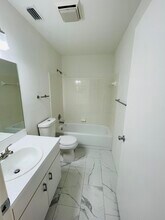 5074 Glencove Ln in West Palm Beach, FL - Foto de edificio - Building Photo