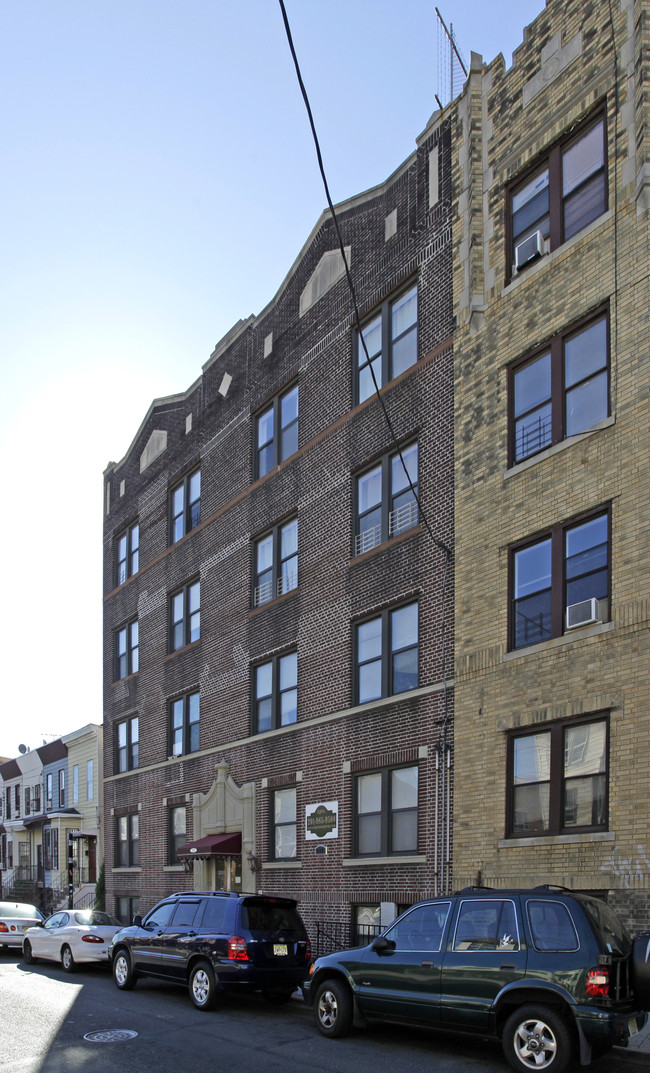 The Courtyard Apartments in Jersey City, NJ - Building Photo - Building Photo