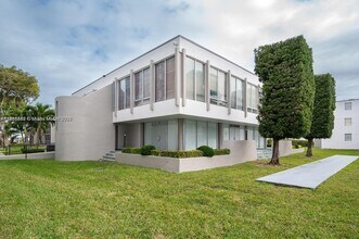 14150 SW 84th St in Miami, FL - Foto de edificio - Building Photo