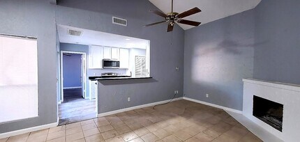 115-117 W Timberview Ln in Arlington, TX - Building Photo - Building Photo