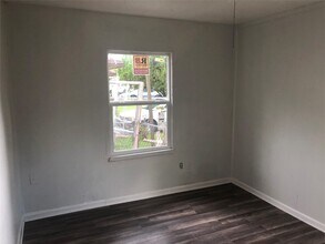 8119 Rockford Dr in Houston, TX - Foto de edificio - Building Photo