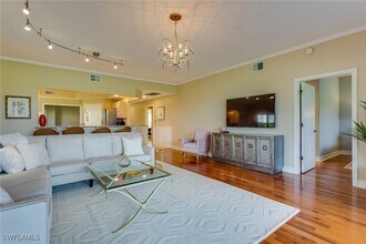 8177 Saratoga Dr in Naples, FL - Building Photo - Building Photo