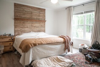 24 Oakcrest Dr in Asheville, NC - Building Photo - Building Photo
