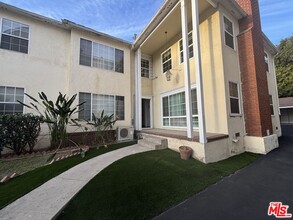 1640 1/2 Greenfield Ave in Los Angeles, CA - Foto de edificio - Building Photo